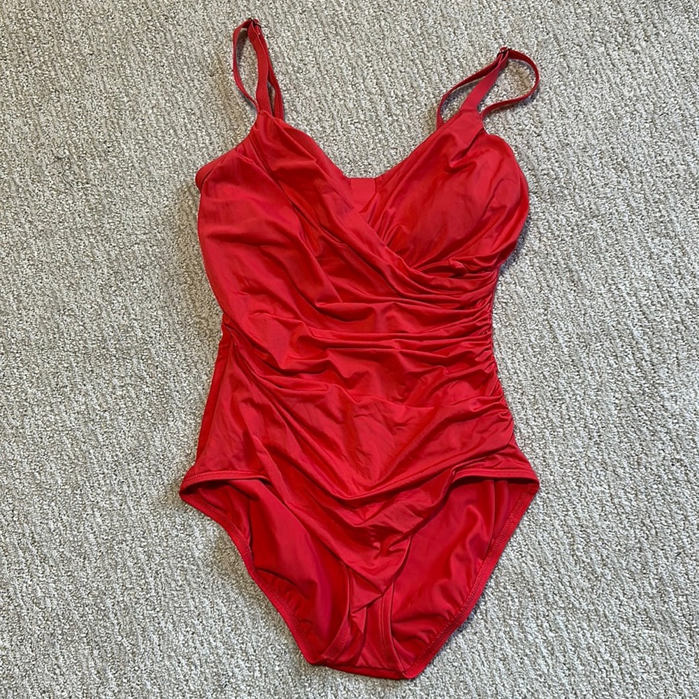 Jantzen Classics One Piece Bathing Suit Size 10. 1 Color Available!